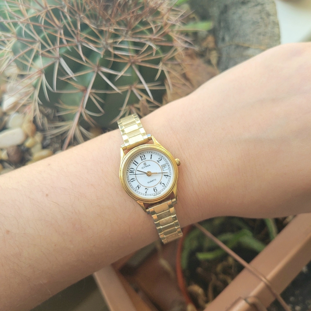 Vintage Cyma Gold Quartz Calendar Dainty Classic Stretch Watch